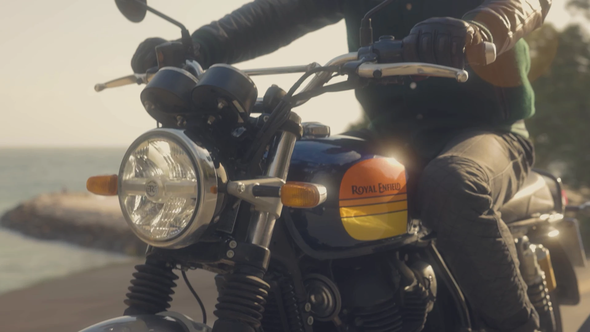 Interceptor 650 v pohybu